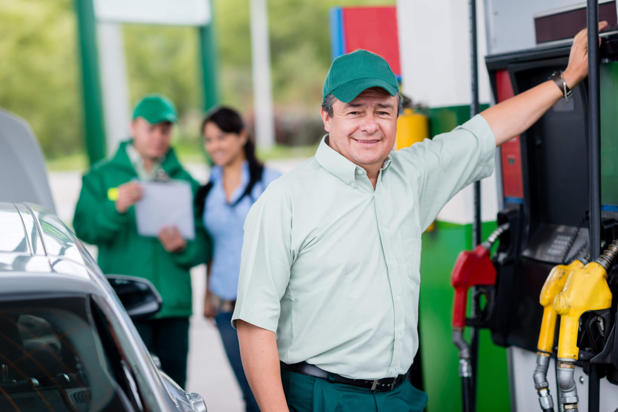 Álcool ou gasolina: cálculo para saber qual compensa mais