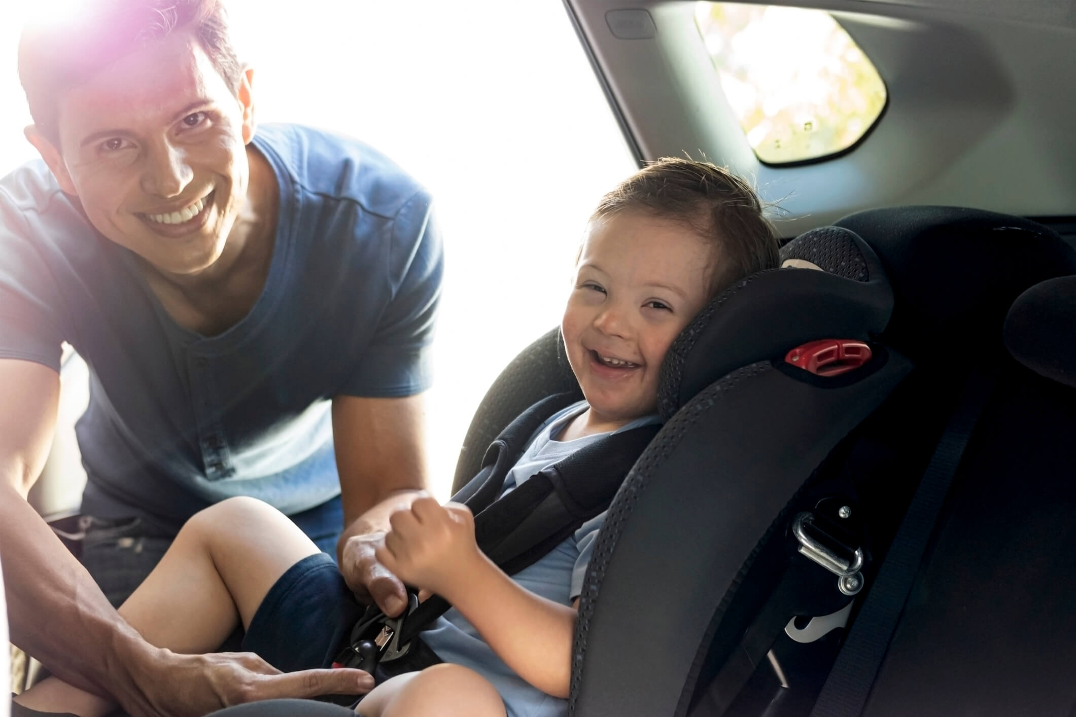 Cadeirinha infantil para automóvel é obrigatória pro motorista de app? Entenda!