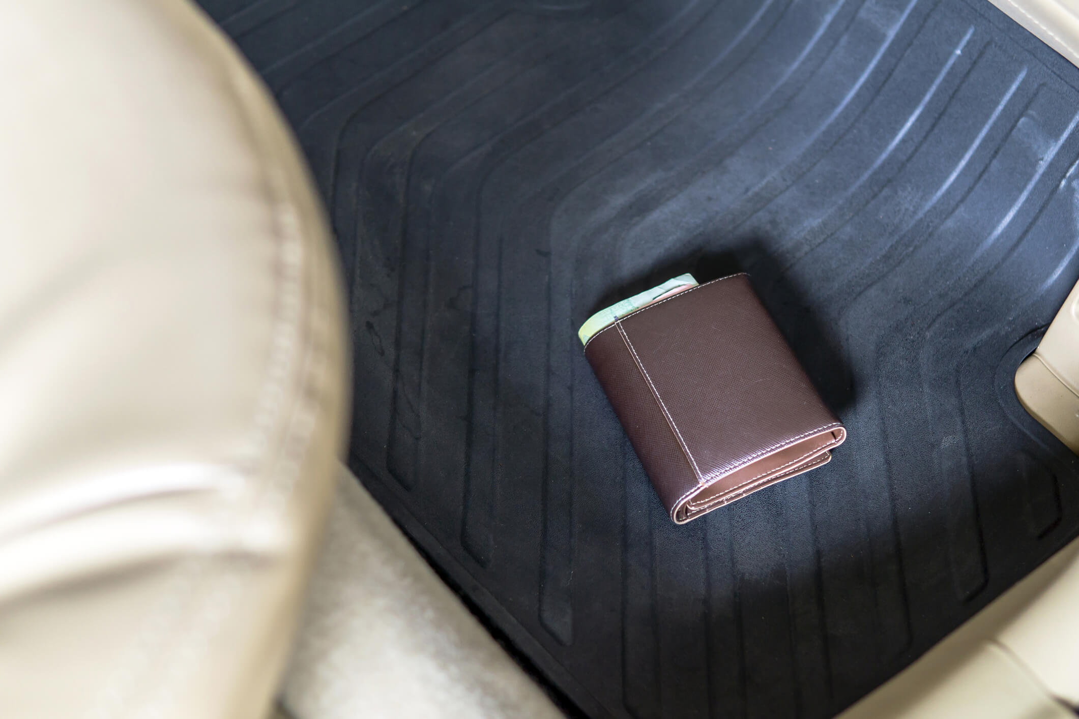 Objetos perdidos no Uber: saiba o que o motorista deve fazer