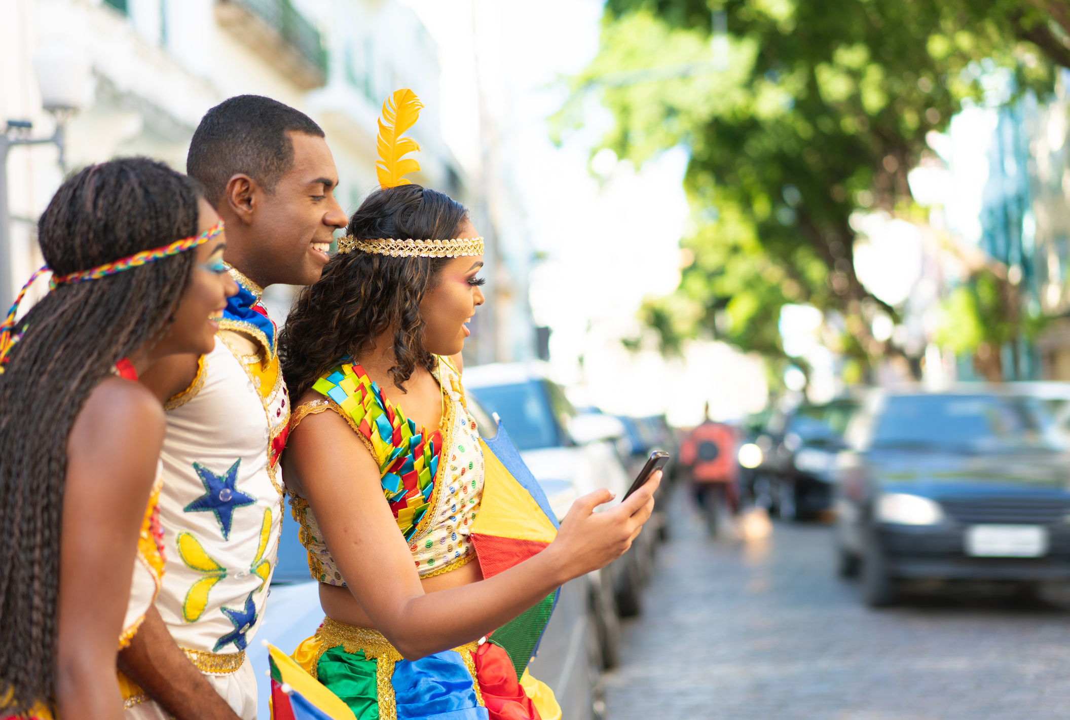 Trabalhar no Carnaval: 5 dicas pra queimar asfalto nos dias de folia