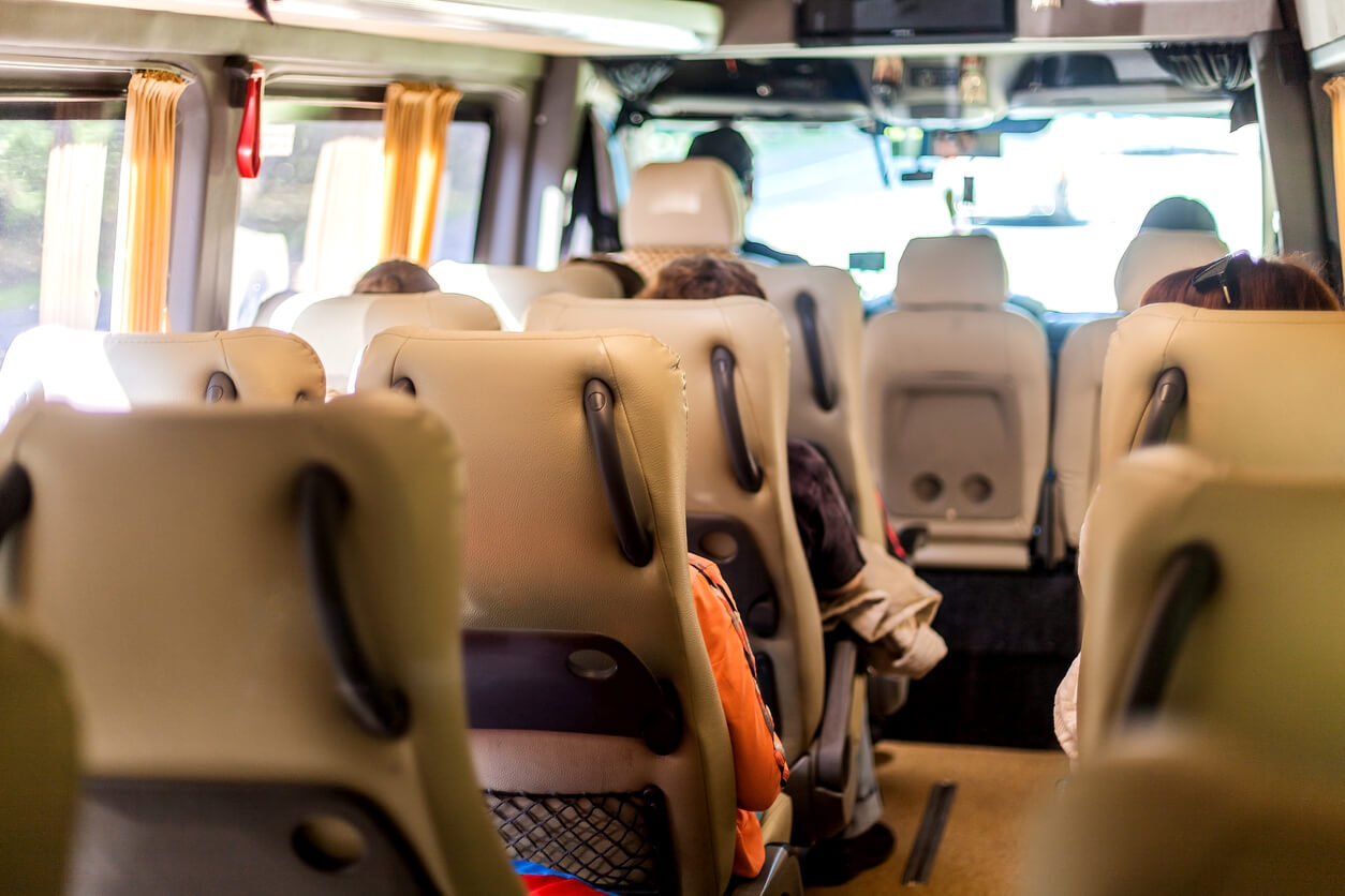 Uber Shuttle: conheça o serviço de ônibus e vans pra empresas